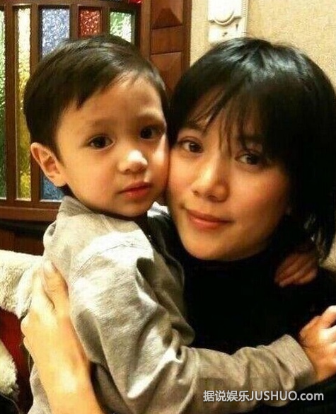 袁咏仪年轻时能秒杀Baby范爷十条街 绝对是纯天然美女