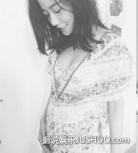 王珞丹怀孕？抱娃娃 这是准备实习当妈么