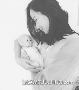 王珞丹怀孕？抱娃娃 这是准备实习当妈么