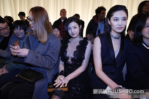 恋爱中的女人：陈妍希尺度变大 穿假透视装深V开到肚子