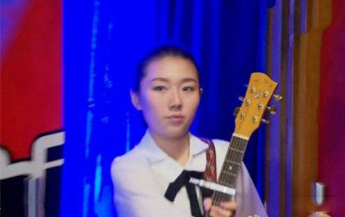 李嘉琪中国好声音打动众位导师 家境贫寒却坚持音乐梦想