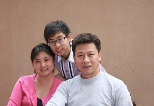 胡亚捷老婆汤静是一名京剧演员 胡亚捷诠释完美爱情 胡亚捷老婆汤静是一名京剧演员 胡亚捷诠释完美爱情