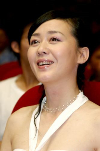 胡亚捷老婆汤静是一名京剧演员 胡亚捷诠释完美爱情 胡亚捷老婆汤静是一名京剧演员 胡亚捷诠释完美爱情