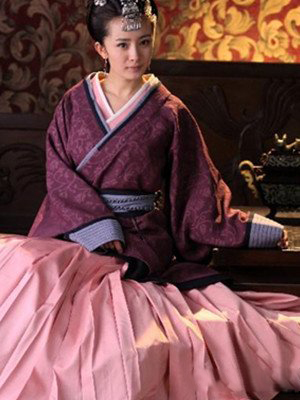 杨幂古装剧照图片盘点 刁蛮忧郁高冷样样都有 杨幂古装剧照图片盘点 刁蛮忧郁高冷样样都有