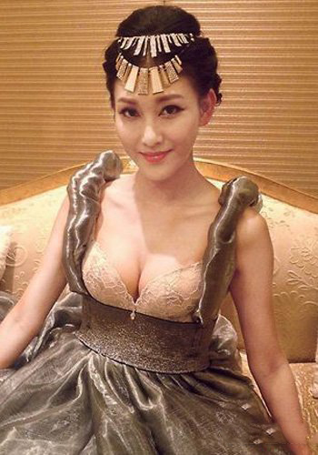 李彩桦性感图片集锦 加盟民国传奇革命大戏《家国恩仇记》 李彩桦性感图片集锦 加盟民国传奇革命大戏《家国恩仇记》