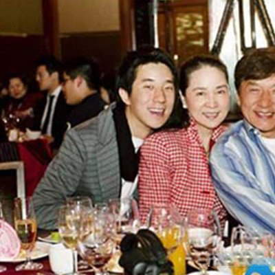 成龙妻子林凤娇近照曝光 承认自己的成龙的“地下妻” 成龙妻子林凤娇近照曝光 承认自己的成龙的“地下妻”