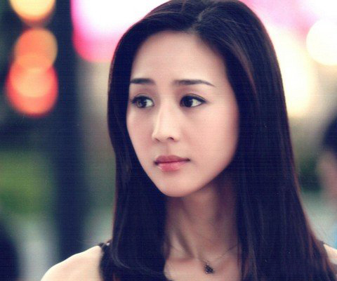 张钧甯整容前后照片差别不大 素颜也很美