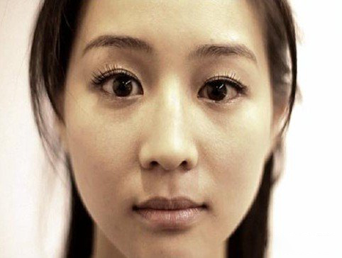 张钧甯整容前后照片差别不大 素颜也很美