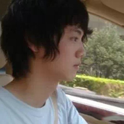 曝光鹿晗出道前开奔驰 揭秘鹿晗神秘家庭背景