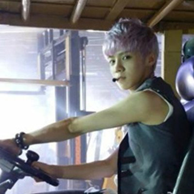 曝光鹿晗出道前开奔驰 揭秘鹿晗神秘家庭背景