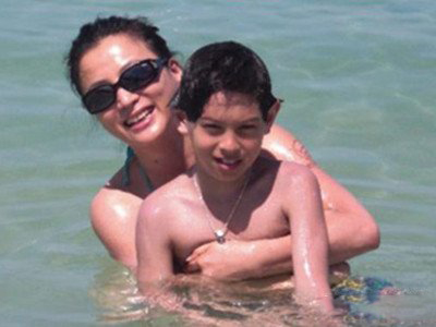 李玲玉离婚了吗大曝光 混血儿子杰西已经是大小伙 李玲玉离婚了吗大曝光 混血儿子杰西已经是大小伙