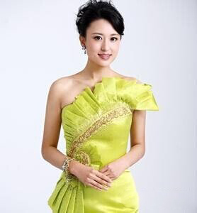央视女主播张蕾个人资料照片曝光 张蕾富豪老公背景揭秘 央视女主播张蕾个人资料照片曝光 张蕾富豪老公背景揭秘