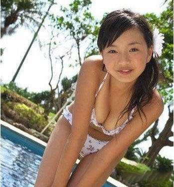 林妙可泳装照显胸部图片曝光 出道以来的8大争议点盘点 林妙可泳装照显胸部图片曝光 出道以来的8大争议点盘点