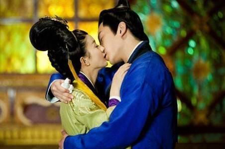 赵丽颖吻戏大全图片 与陈晓假戏真做