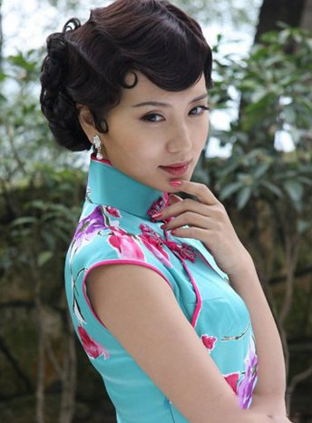 陈好旗袍照片展 紧身旗袍尽显身材