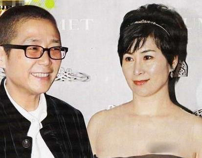 揭秘何超琼俞琤蜜会被撞 以下为你曝光其背景 揭秘何超琼俞琤蜜会被撞 以下为你曝光其背景