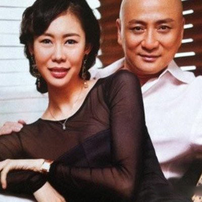 汤镇业老婆和双胞胎女儿大图曝光 现任从不开口提翁美玲 汤镇业老婆和双胞胎女儿大图曝光 现任从不开口提翁美玲