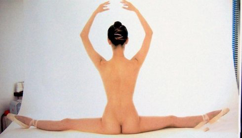 汤加丽人体艺人图片欣赏 被称人体写真开拓者