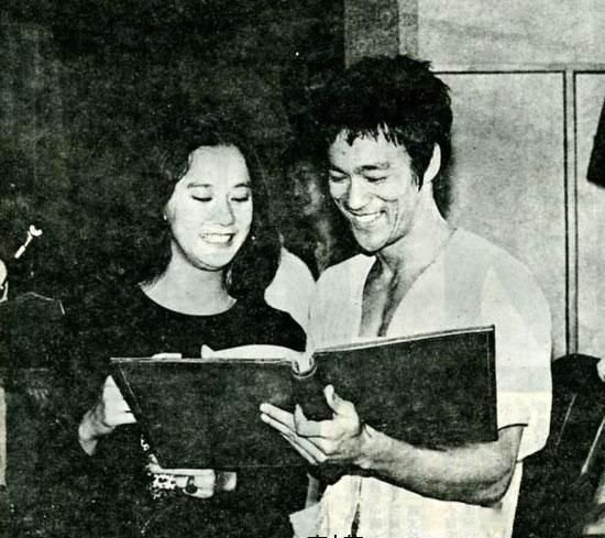 丁佩年轻时的照片怎样 出书首谈李小龙之死