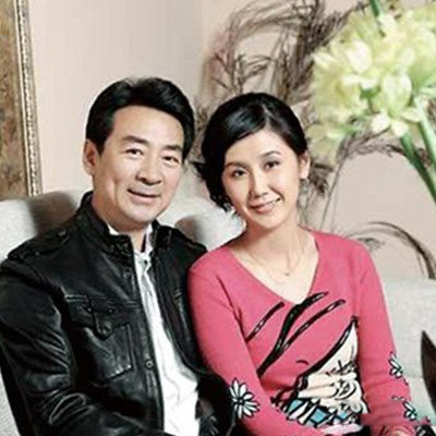 寇振海老婆 竟是一个比他小21岁的女人