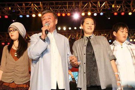 赵本山龙凤胎儿女图片曝光 本山大叔夸儿女争气 赵本山龙凤胎儿女图片曝光 本山大叔夸儿女争气