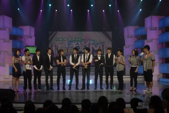 superjunior快乐大本营照片曝光 厉旭圭贤公主抱