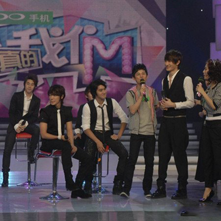 superjunior快乐大本营照片曝光 厉旭圭贤公主抱