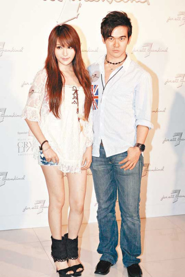 香港嫩模Mia陈静仪情路坎坷 21岁已有一子一女