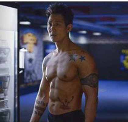 韩国型男李政宰肌肉图片曝光 傲人腹肌尽显野性魅力 韩国型男李政宰肌肉图片曝光 傲人腹肌尽显野性魅力