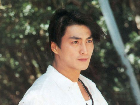 李婉华何家劲是夫妻吗 展昭何家劲情史大揭密 李婉华何家劲是夫妻吗 展昭何家劲情史大揭密