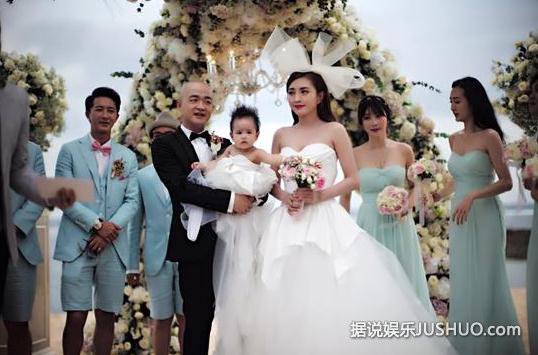 包贝尔婚礼上,柳岩遭伴郎团戏弄险被扔下水 包贝尔婚礼上,柳岩遭伴郎团戏弄险被扔下水