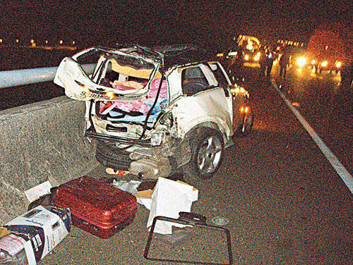 许玮伦车祸现场招魂 许玮伦也曾美若天仙红极一时