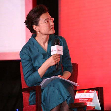 董倩性感照欣赏 揭秘从记者到主播的奋斗史