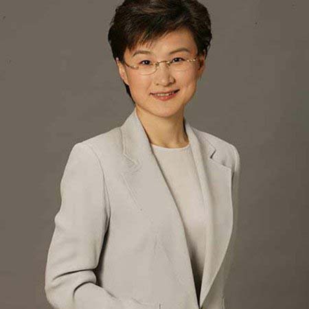 董倩性感照欣赏 揭秘从记者到主播的奋斗史