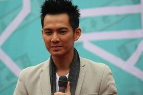 钟汉良姐妹首次曝光 网友吐槽钟汉良妹妹太丑 钟汉良姐妹首次曝光 网友吐槽钟汉良妹妹太丑