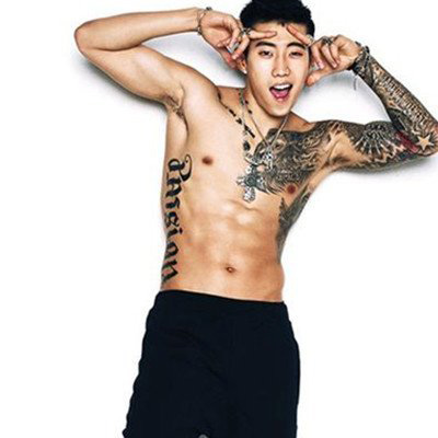 朴宰范权志龙友情认证 夸耀着亲密关系