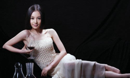 王子文男人装介绍 以及她的演艺生涯介绍