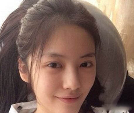 蔡文静整容前照片疑似曝光 素颜撞脸姚晨是不是她的错呢 蔡文静整容前照片疑似曝光 素颜撞脸姚晨是不是她的错呢