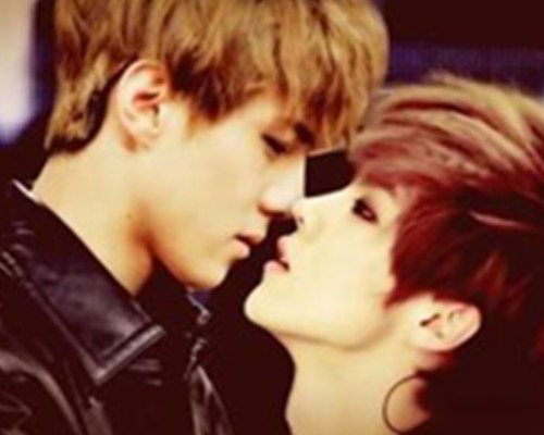 鹿晗吴世勋借位激吻图片曝光 吴世勋鹿晗机场吵架原因