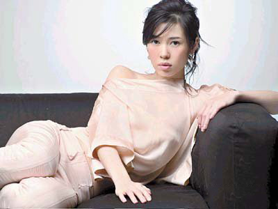 余男狂怒删减片段曝光 余男全裸出演激情戏引热议 余男狂怒删减片段曝光 余男全裸出演激情戏引热议