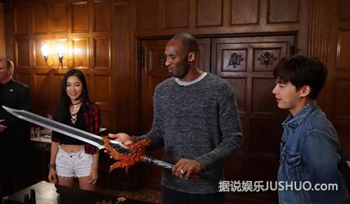 NBA球星科比退役，“科蜜”李易峰送偶像传家宝“焚寂”