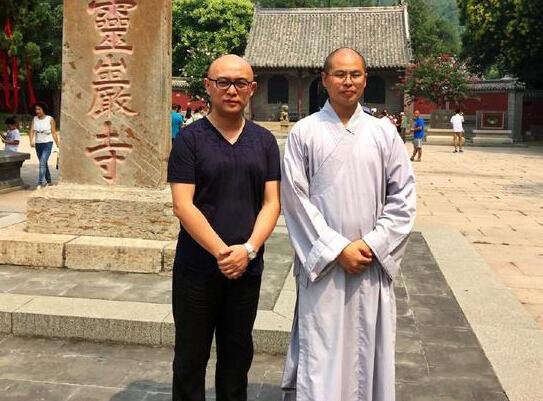 孟非的头发全没的来历 劳累过度被迫剃光