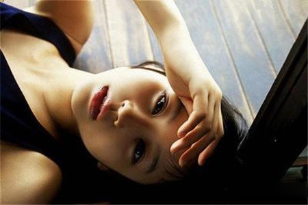 堀北真希下海变成熟 乖乖女半裸展欲女诱惑