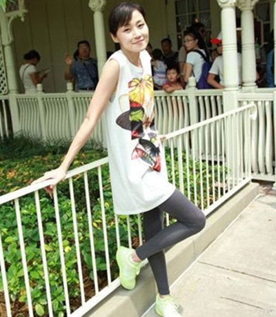 万绮雯丝袜照秀修长美腿 细数其演艺事业的大起大落 万绮雯丝袜照秀修长美腿 细数其演艺事业的大起大落