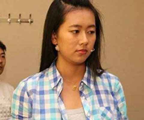 江珊的女儿图片曝光 48岁江珊每日照顾女儿的起居生活