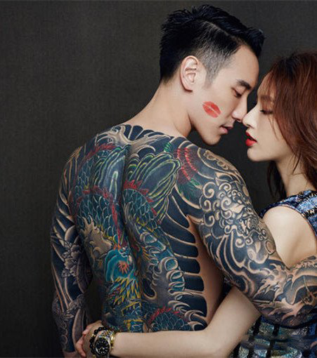 张俪大尺度写真公开 与王阳明的恋情后大胆秀身材