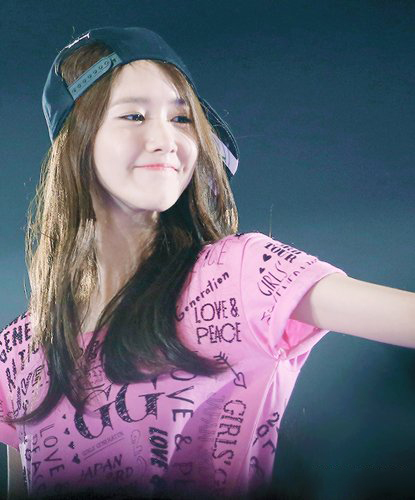 林允儿校服图片曝光 被偷拍一样美丽 林允儿校服图片曝光 被偷拍一样美丽