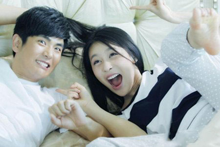 张晓龙贾青吻戏视频首度曝光 贾青自曝最爱借酒壮胆滚床单