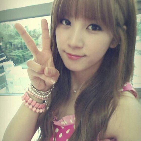 apink初珑高清图片 出演师弟BTOB音乐录影带