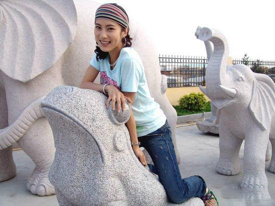 女演员王珂写真欣赏 看演艺之路不断前行的年轻女演员